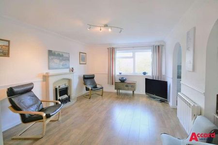 Station Road, West Horndon, CM13 - Photo 2