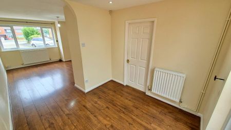 5 bedroom semi-detached house to rent - Photo 4