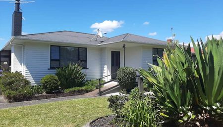 Lovely Family home - Photo 4