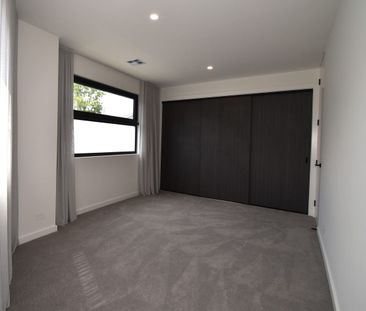 Luxury Townhouse – a Perfect Blend of Style and Space - Photo 6