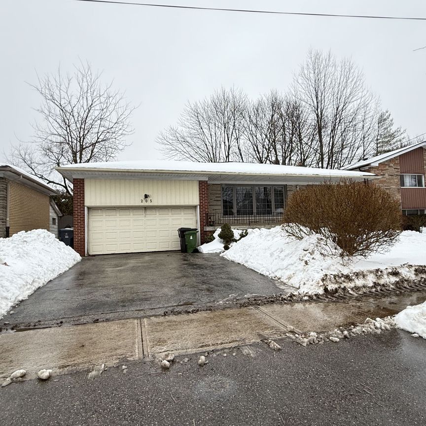 For Lease - 205 Torresdale Avenue, Toronto, Ontario - Photo 1