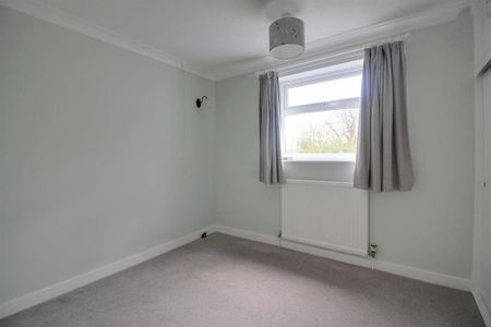 3 bedroom detached bungalow to rent - Photo 4