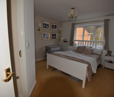 4 bedroom detached house to rent - Photo 4