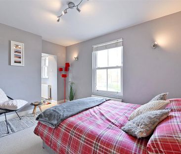 4 bedroom semi-detached house to rent - Photo 5