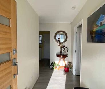 One-Level, Low-Maintenance Solid Brick Home - 3 Bedrooms in Otara - Photo 5