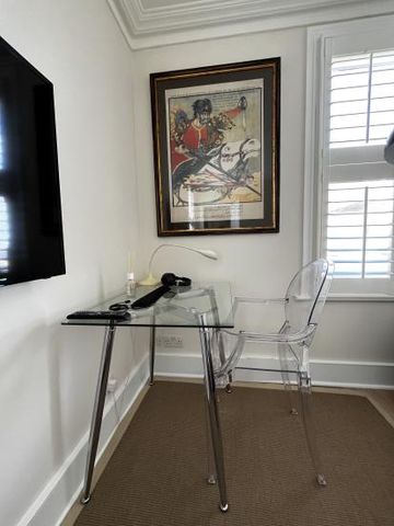 Peaceful, Self-Contained Flat in Leafy West London - Photo 3