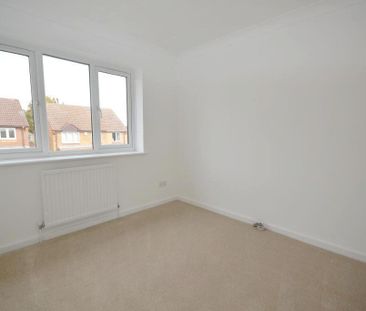 3 bedroom semi-detached house to rent - Photo 6