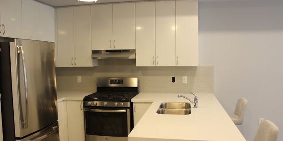 Executive Townhouse w/ Beautiful Upgrades - Photo 3