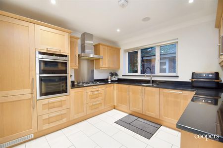 Elmsdene Mews, Northwood, HA6 - Photo 4