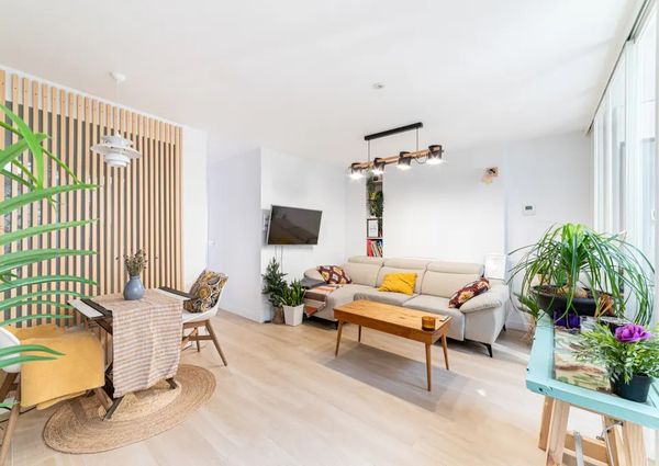 Calle de Pinos Baja, Madrid, Community of Madrid 28029