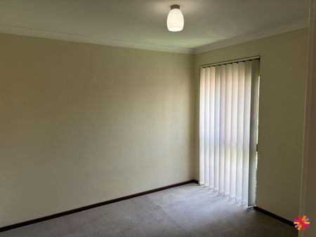 PRIME COMO LOCATION! - Photo 4