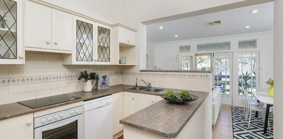 Myrtle Bank - Photo 2