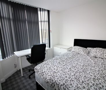 Room 2, Flat 1 - Photo 4