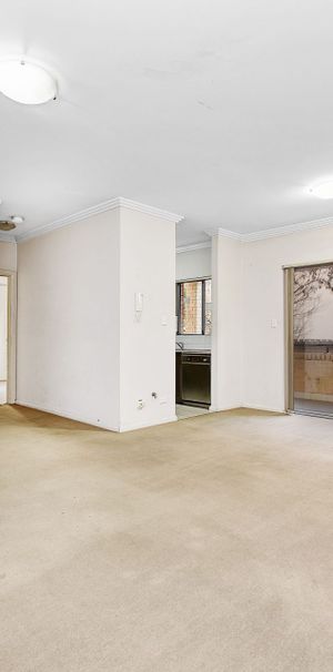 Modern, Conveniently location - Photo 1