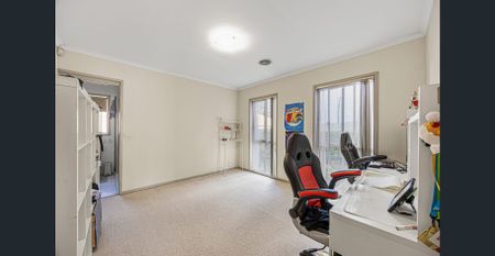 Leafy Outlook and Modern Comfort - Photo 3