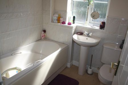 2 bedroom property to rent - Photo 4