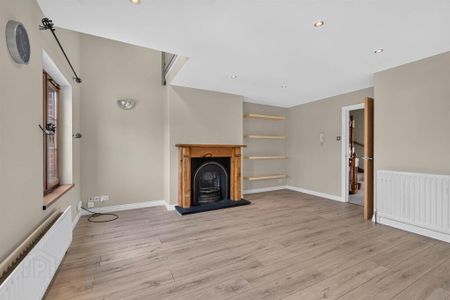 8 Castlegrange, Belfast, BT5 7GT - Photo 2