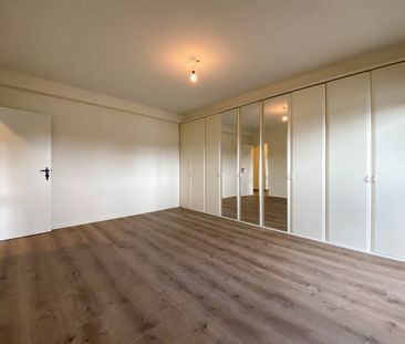 Volledig gerenoveerd appartement (140m²) met 2 slaapkamers en terras. - Foto 6