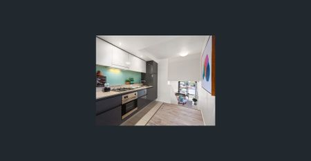 Executive apartment with superb lifestyle appeal | Designer complex with communal pool - Photo 4