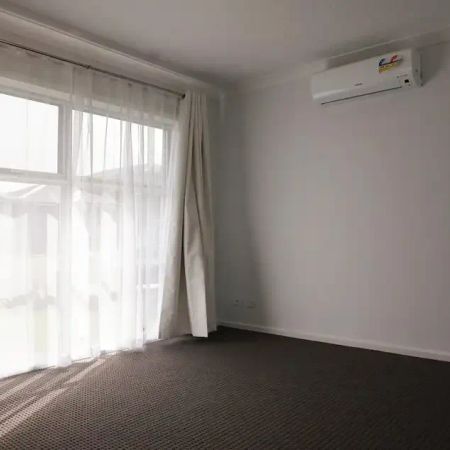 Modern 4 Bedroom Home!! - Photo 3