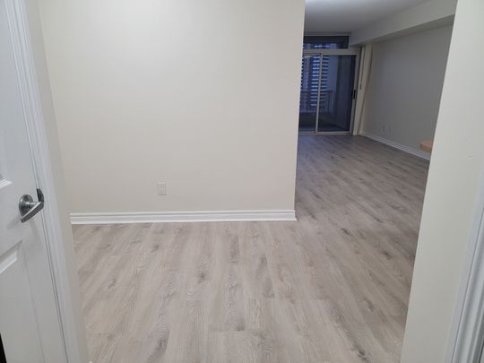 For Lease - 3888 Duke of York Boulevard Unit# 1623, Mississauga, Ontario - Photo 1