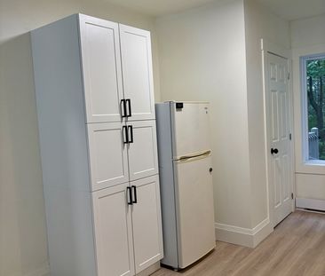 5 1/2 Près Du Cégep De Sherbrooke - Photo 3