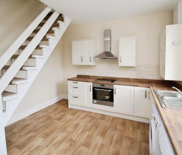 3 bedroom terraced house to rent - Photo 5