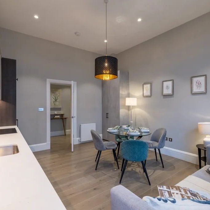 2 Bed Flat, Collingham Place, SW5 - Photo 1