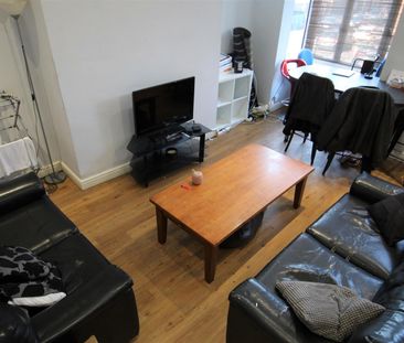 Wrangthorn Terrace, Hyde Park, LS6 1HH, Leeds - Photo 2
