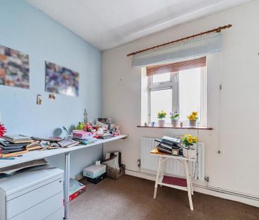 3 bedroom end of terrace house to rent - Photo 5