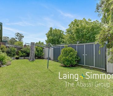 Quaint and Comfortable One Bedroom Flat in a Peaceful Location! - Photo 2