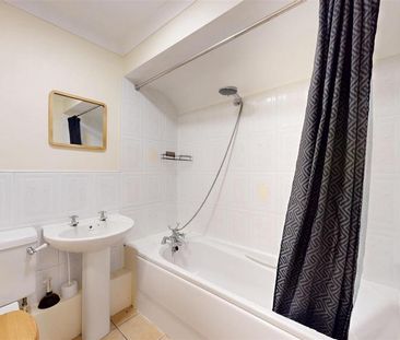 2 bedroom terraced house to rent - Photo 6