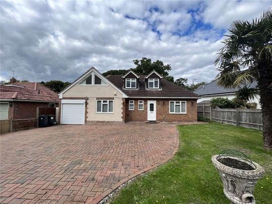 Rothesay Drive, Highcliffe, Christchurch, BH23 - Photo 1