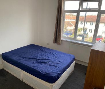 1 bedroom in a house share to rent - Photo 5