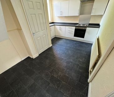 3 bed Terraced - To Let - Photo 4