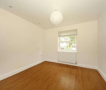 Lynton Road, W3 - Photo 3