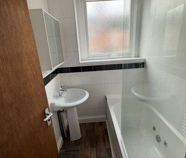 All Professional House Share - Bills included - Diana street Room 3 - Photo 5