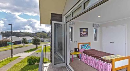 Generous size family home in Millwater - Photo 3