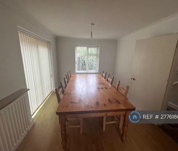 5 bedroom detached house to rent - Photo 3