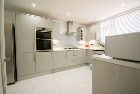 21 Wisley Way - Photo 2