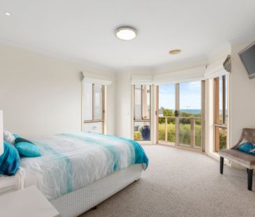 Spacious Home with Ocean Views - Photo 5
