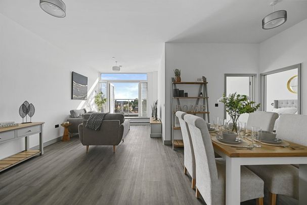 Peterborough - Photo 1