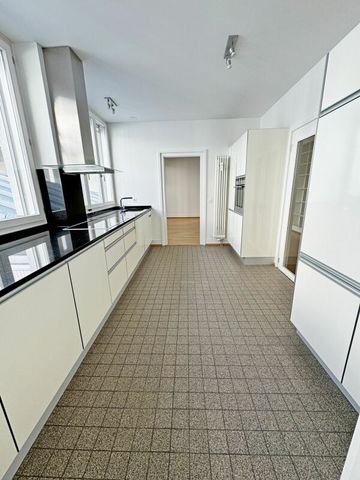 3,5-Zimmerwohnung mit 190 m2 Wohnfläche im Herzen der Grossbasler-Altstadt - Foto 2