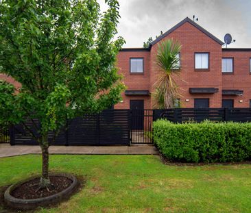 Modern, Low Maintenance Brick Unit - Photo 5