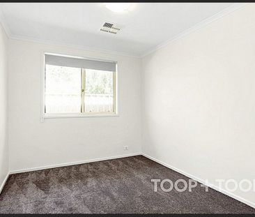 Neat and Convenient courtyard home - Photo 4