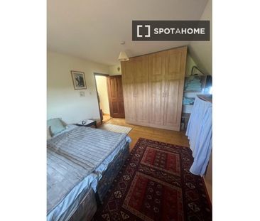 Room for rent in 5-bedroom apartment in Portmarnock, Dublin - Photo 2