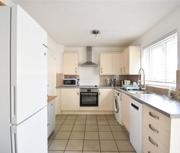 Newly decorated 3 bedroom semi-detached house to rent within close ... - Photo 5