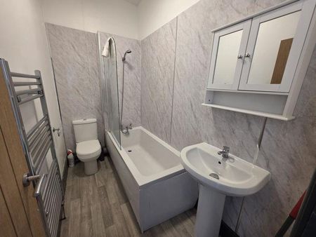 1 bedroom semi-detached house to rent - Photo 5