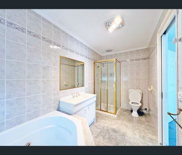 11 Elliott Court, Burnside, Vic 3023 - Photo 6