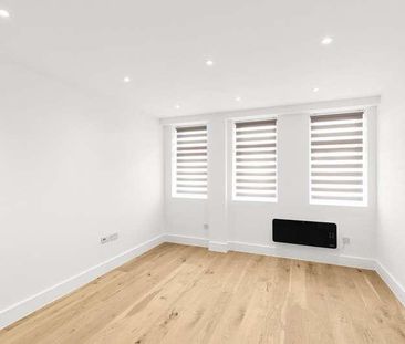 London Road, Sittingbourne, Kent, ME10 - Photo 2